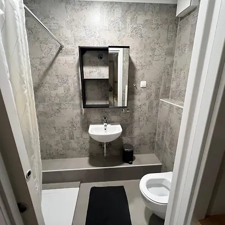 Apartma G *